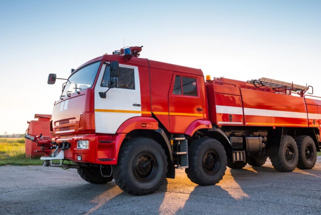 Uroczystość przekazania nowych pojazdów ratowniczo-gaśniczych dla Straży Pożarnej w Mrągowie